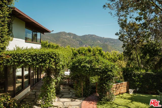 26237 Fairside Road, Malibu, CA 90265