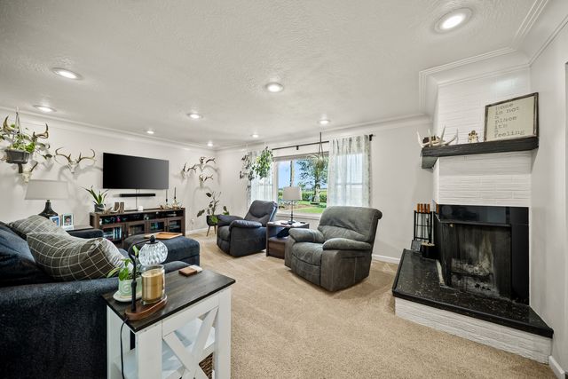 105 N Park Avenue, Geneseo, IL 61254