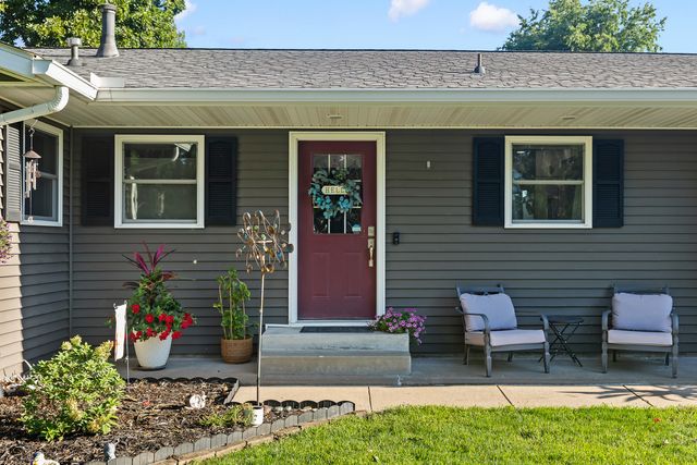 105 N Park Avenue, Geneseo, IL 61254