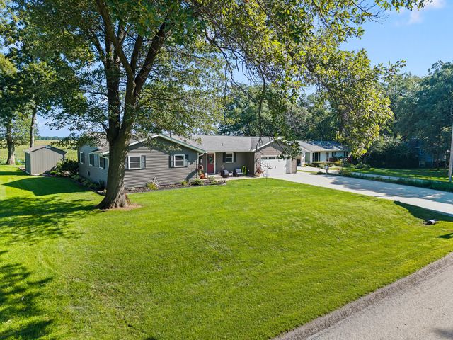 105 N Park Avenue, Geneseo, IL 61254