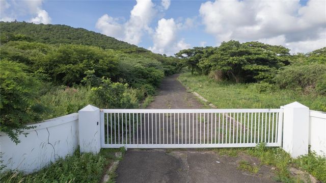 PR-201, Vieques, PR 00765