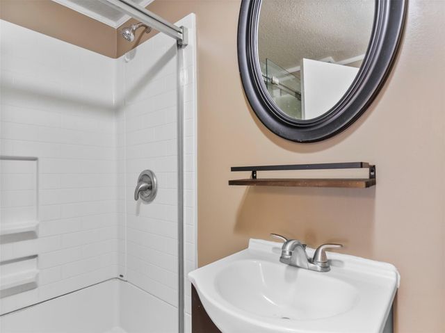 3320 Brooks Avenue, Bay City, TX 77414