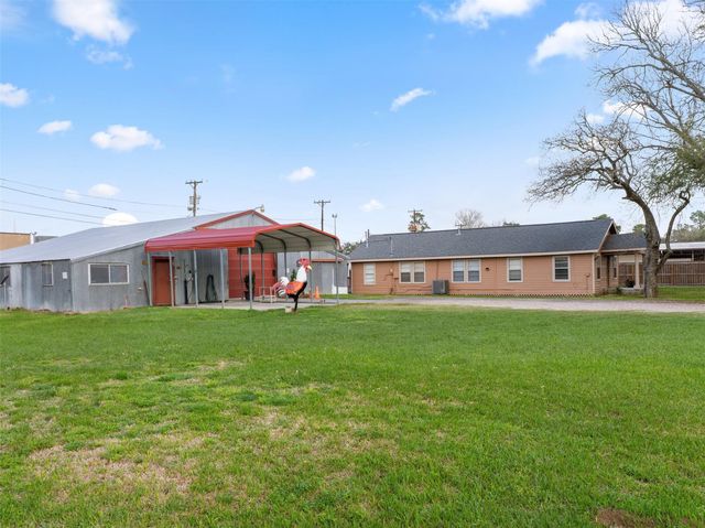 3320 Brooks Avenue, Bay City, TX 77414