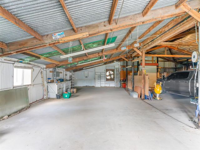 3320 Brooks Avenue, Bay City, TX 77414