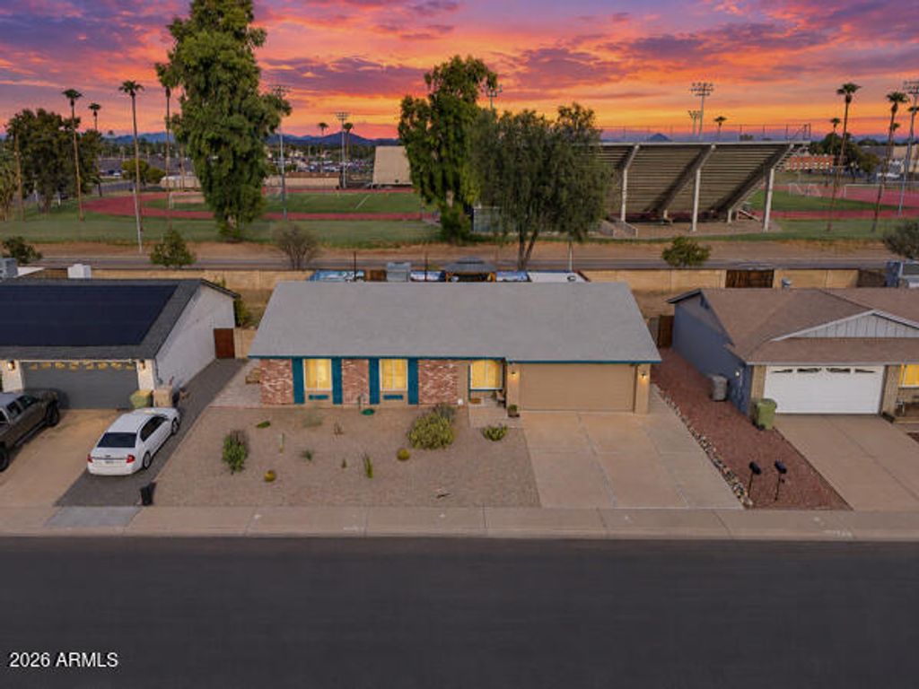 9425 N 63RD Drive, Glendale, AZ 85302 — exterior