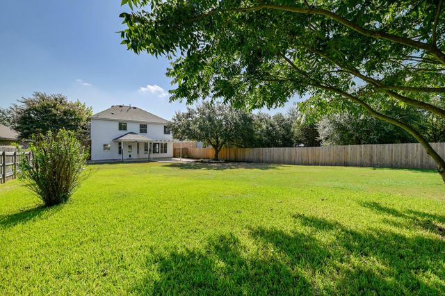 20308 Farm Pond LN, Pflugerville, TX 78660