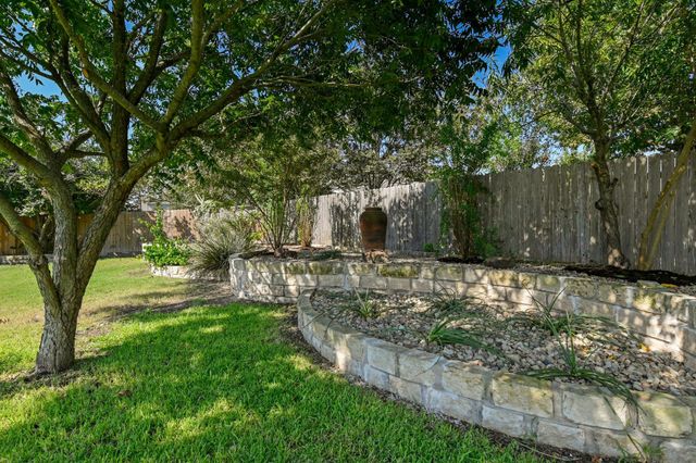 20308 Farm Pond LN, Pflugerville, TX 78660