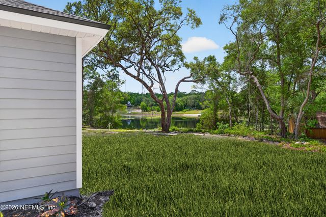 251 SWAN LAKE Drive, Melrose, FL 32666