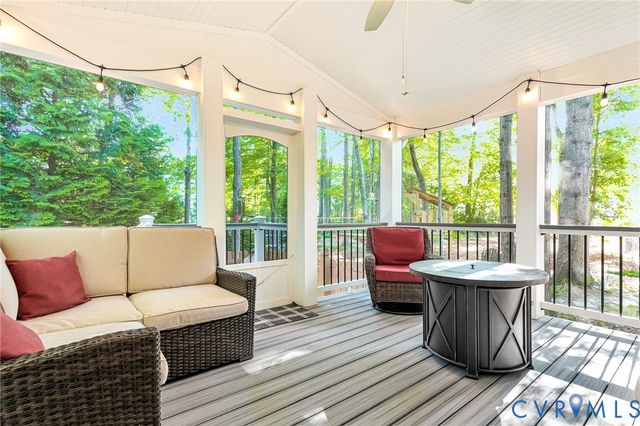 304 Berkley Woods Dr, Ashland, VA 23005