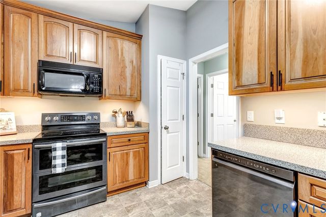 304 Berkley Woods Dr, Ashland, VA 23005