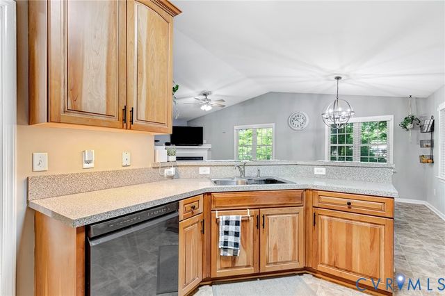 304 Berkley Woods Dr, Ashland, VA 23005