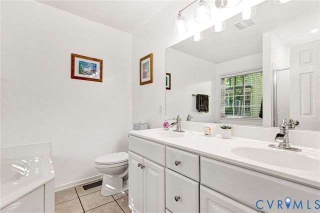 304 Berkley Woods Dr, Ashland, VA 23005