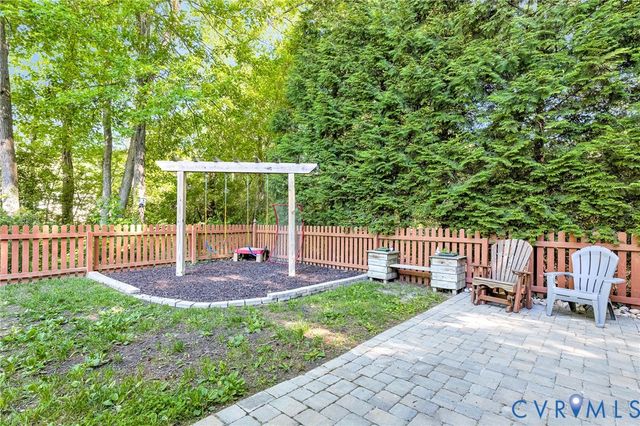 304 Berkley Woods Dr, Ashland, VA 23005