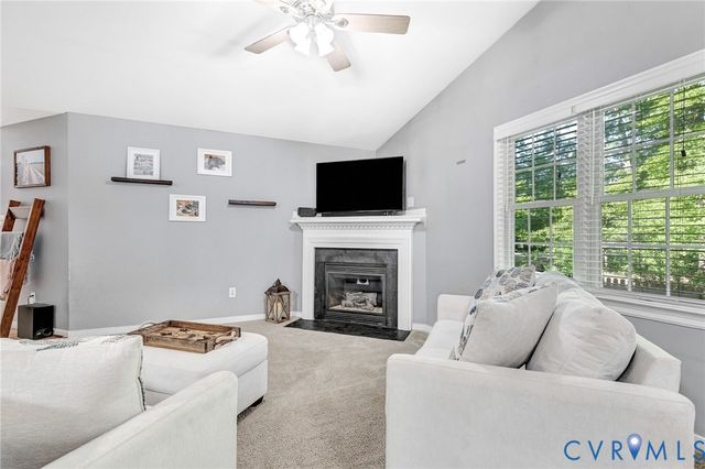 304 Berkley Woods Dr, Ashland, VA 23005