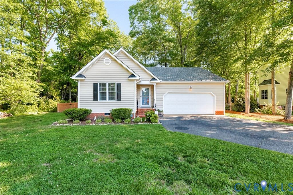 304 Berkley Woods Dr, Ashland, VA 23005
