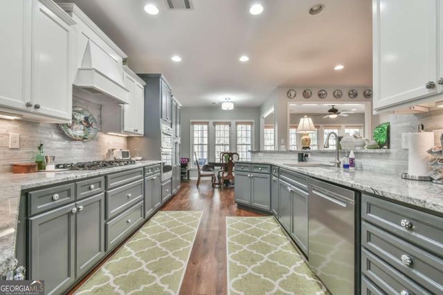 6404 Falling Water Lane, Hoschton, GA 30548