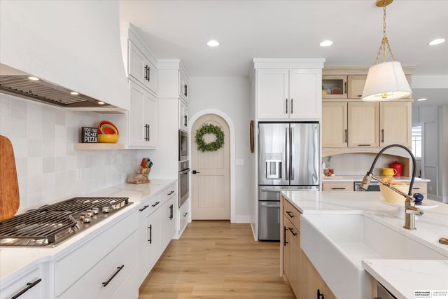 20545 Hartman Avenue, Elkhorn, NE 68022