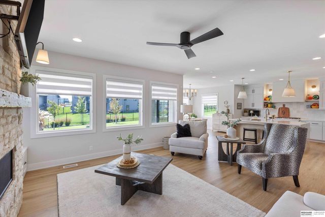 20545 Hartman Avenue, Elkhorn, NE 68022