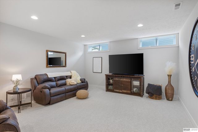 20545 Hartman Avenue, Elkhorn, NE 68022