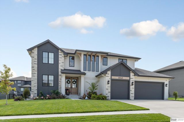 20545 Hartman Avenue, Elkhorn, NE 68022