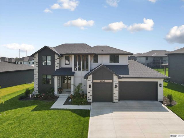 20545 Hartman Avenue, Elkhorn, NE 68022