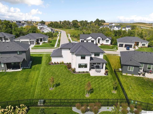 20545 Hartman Avenue, Elkhorn, NE 68022