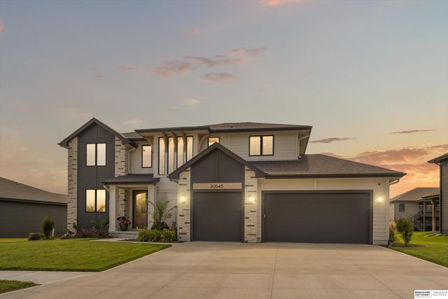 20545 Hartman Avenue, Elkhorn, NE 68022