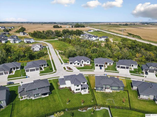 20545 Hartman Avenue, Elkhorn, NE 68022