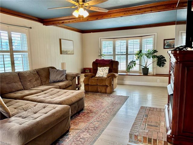 2700 Hoyt DR, Chesapeake, VA 23323