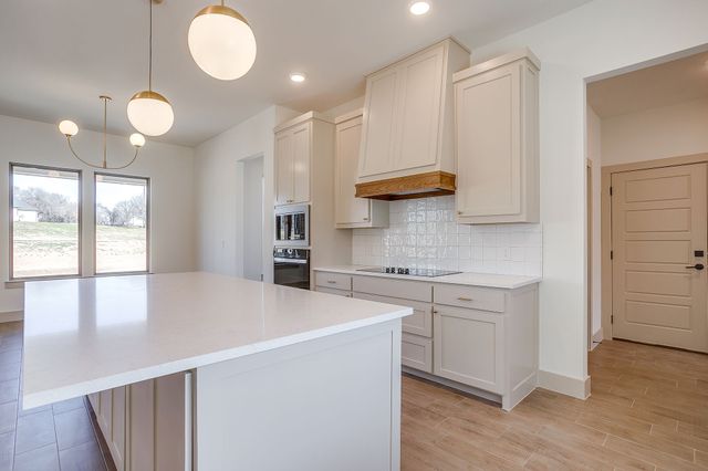 201 Kilkenny Road, Poolville, TX 76487