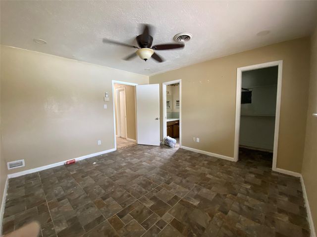 4717 33rd Street, Dickinson, TX 77539