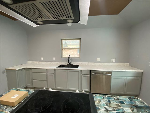 4717 33rd Street, Dickinson, TX 77539