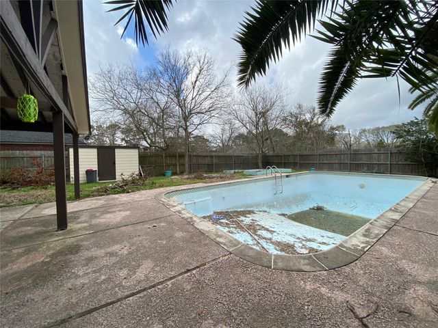 4717 33rd Street, Dickinson, TX 77539