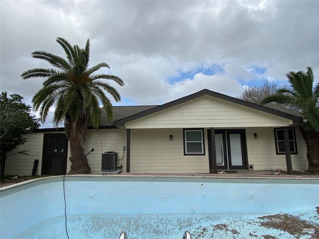 4717 33rd Street, Dickinson, TX 77539