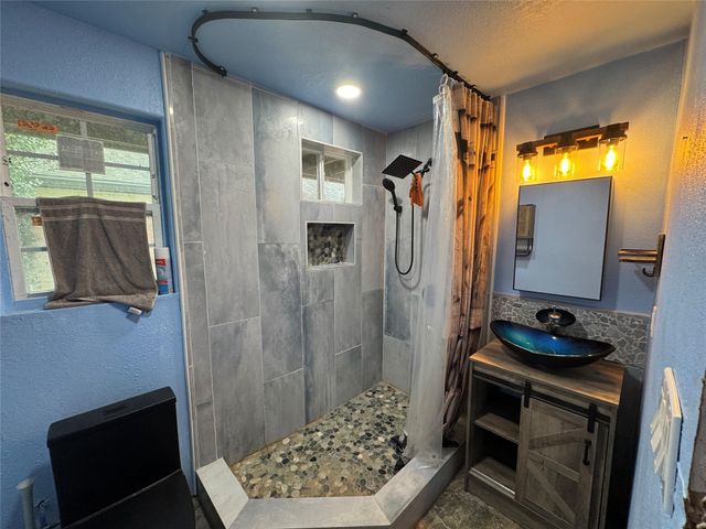 4717 33rd Street, Dickinson, TX 77539