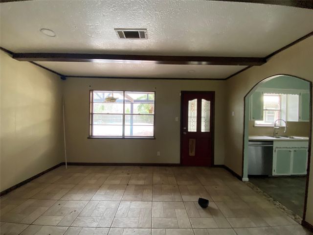 4717 33rd Street, Dickinson, TX 77539