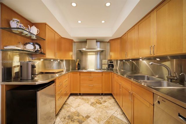 200 Ocean Lane Dr 401, Key Biscayne, FL 33149