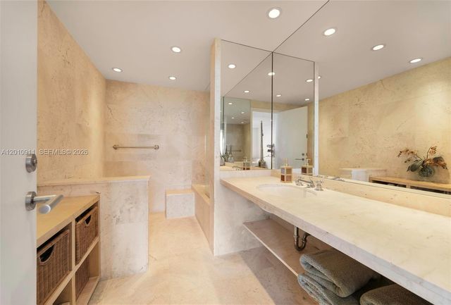 200 Ocean Lane Dr 401, Key Biscayne, FL 33149