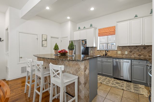 13900 Noel Road 23, Dallas, TX 75240