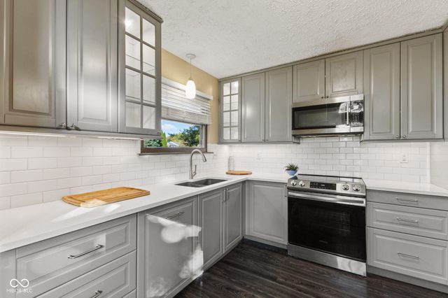 1068 Madrid Road, Greenwood, IN 46143