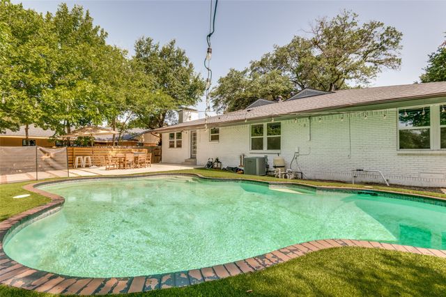 1618 Driftwood Drive, Dallas, TX 75224