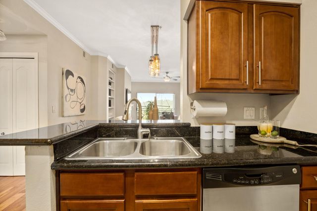 6000 Shepherd Mountain CV 511, Austin, TX 78730