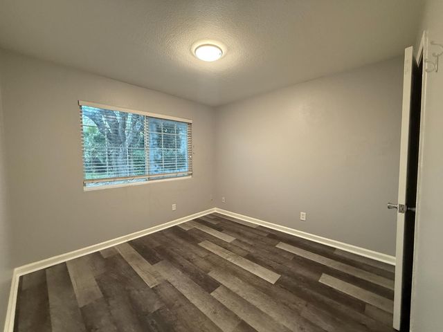 5530 Kenneth Ave, Carmichael, CA 95608