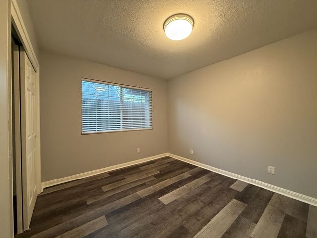 5530 Kenneth Ave, Carmichael, CA 95608