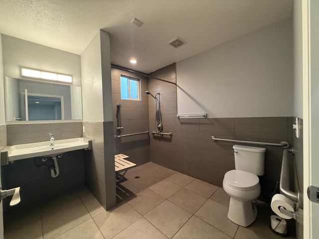 5530 Kenneth Ave, Carmichael, CA 95608