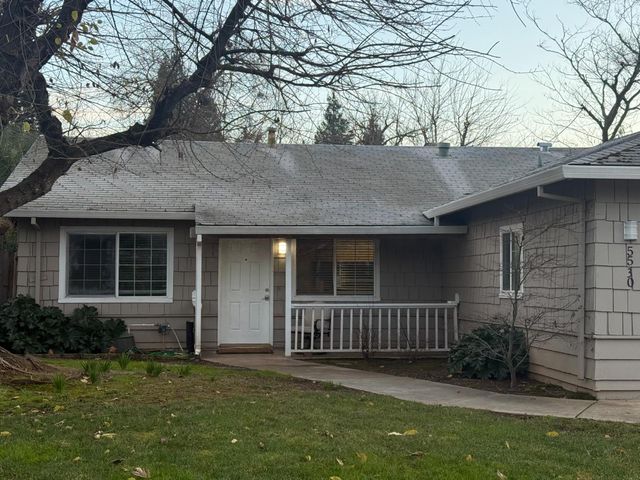 5530 Kenneth Ave, Carmichael, CA 95608