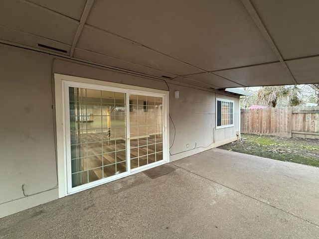 5530 Kenneth Ave, Carmichael, CA 95608