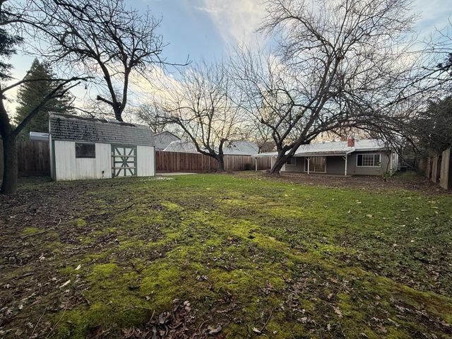 5530 Kenneth Ave, Carmichael, CA 95608