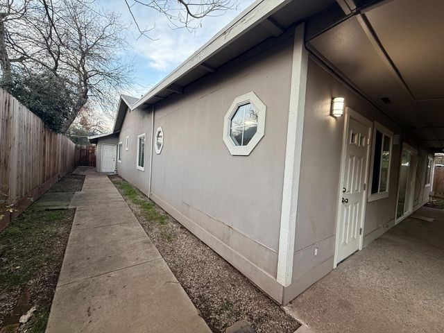 5530 Kenneth Ave, Carmichael, CA 95608