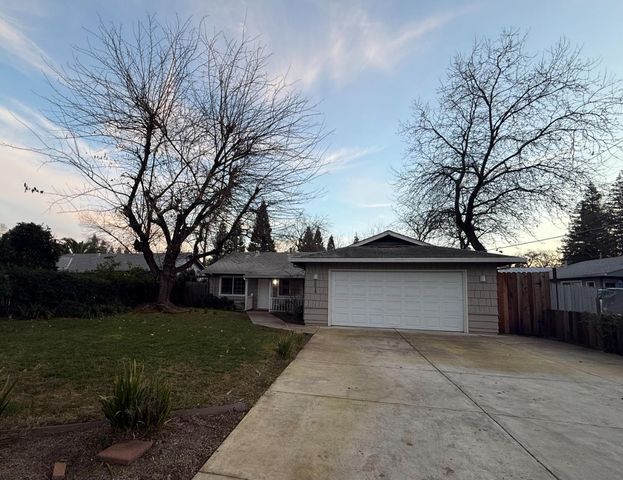 5530 Kenneth Ave, Carmichael, CA 95608